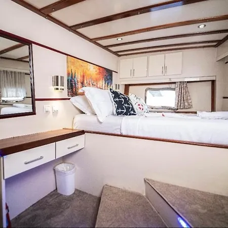 Hka Neta Yachting 船屋