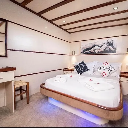 Hka Neta Yachting 船屋